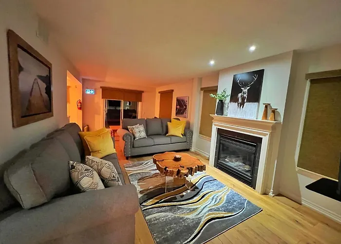 Luxurious Blue Mountain 3Br & 3Bth Walk-In To Village